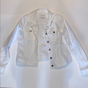 Women’s white jean jacket